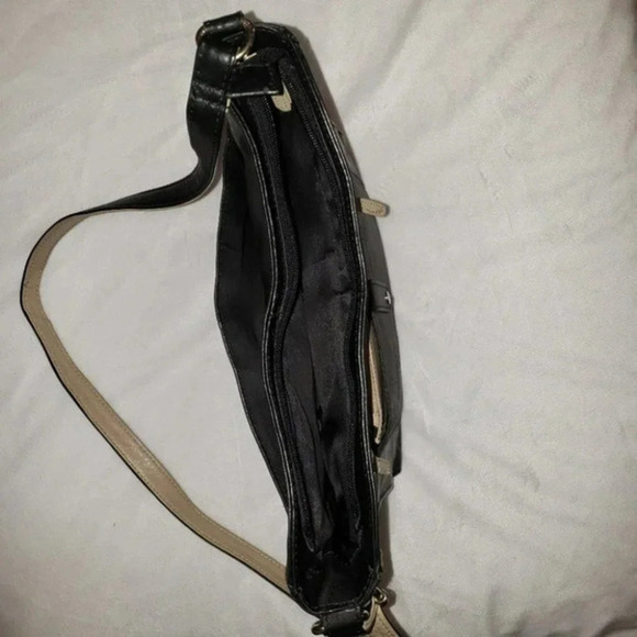 Black & tan 9×11" leather crossbody - Picture 6 of 7